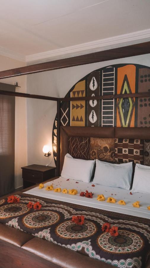 Bamboo Garden Hotel Serrekunda Extérieur photo