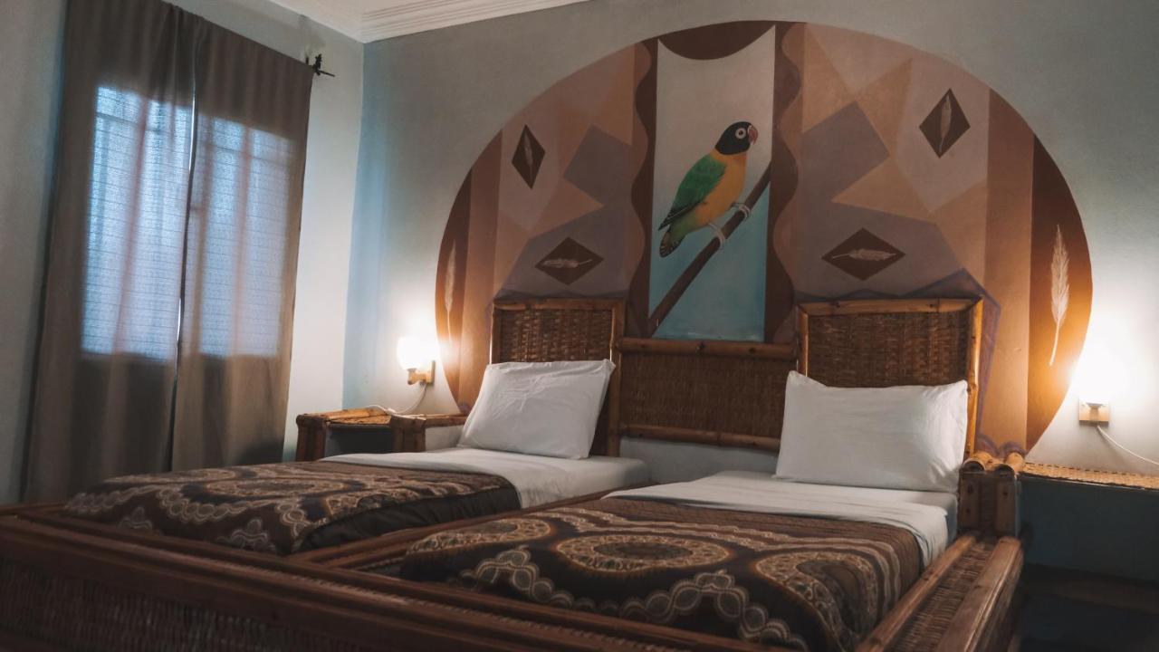 Bamboo Garden Hotel Serrekunda Extérieur photo