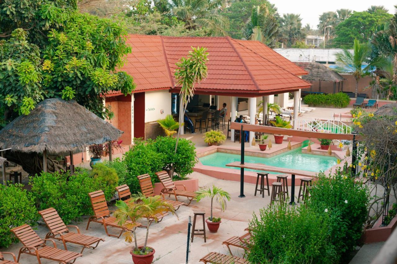 Bamboo Garden Hotel Serrekunda Extérieur photo