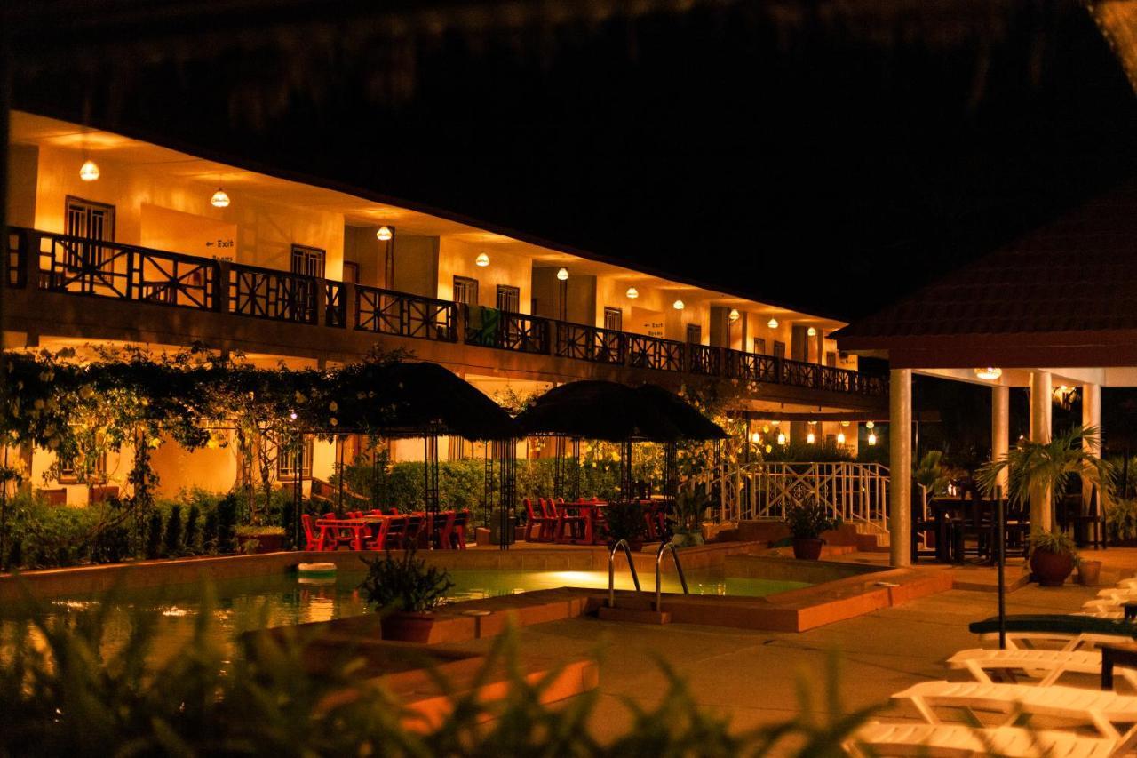 Bamboo Garden Hotel Serrekunda Extérieur photo