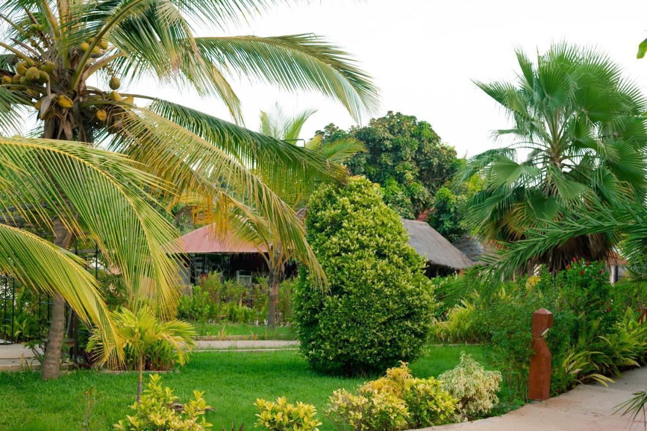 Bamboo Garden Hotel Serrekunda Extérieur photo
