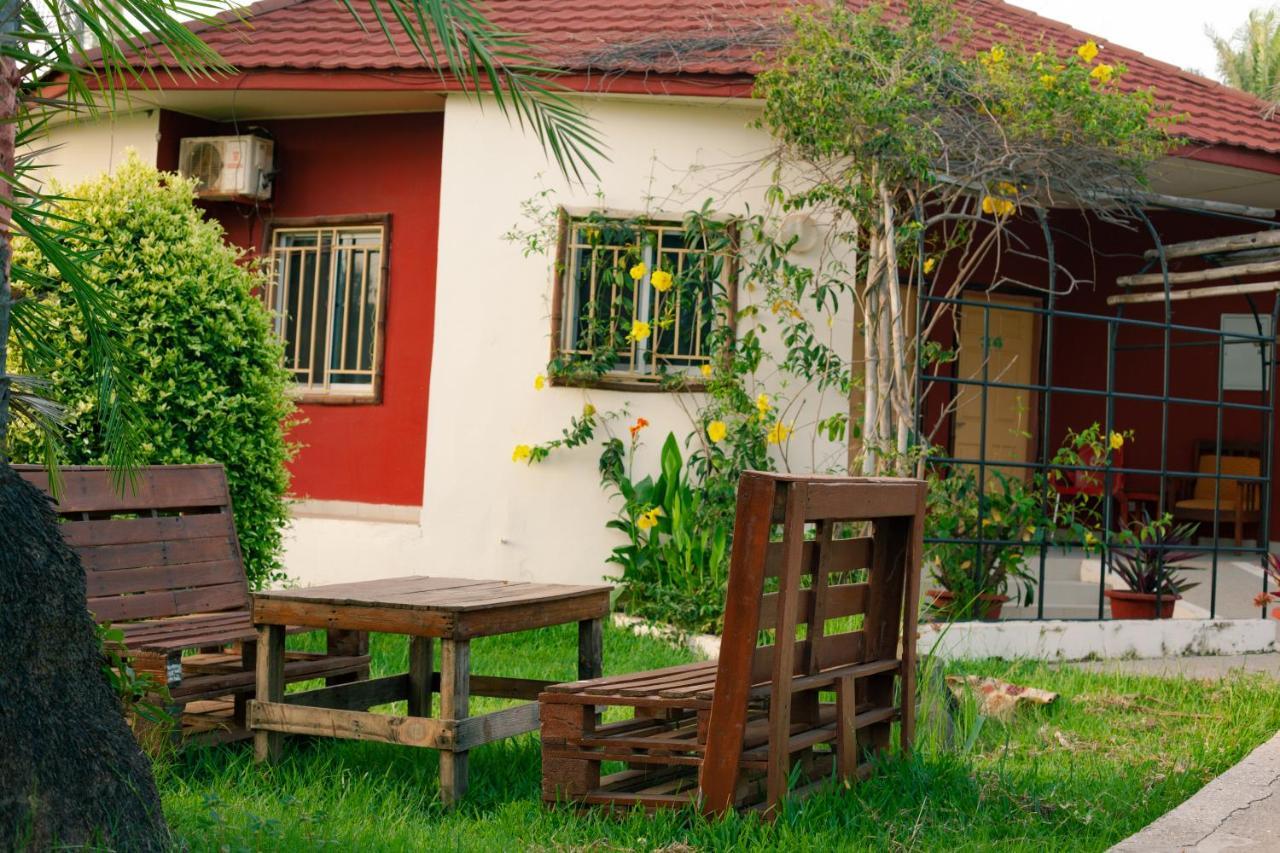 Bamboo Garden Hotel Serrekunda Extérieur photo