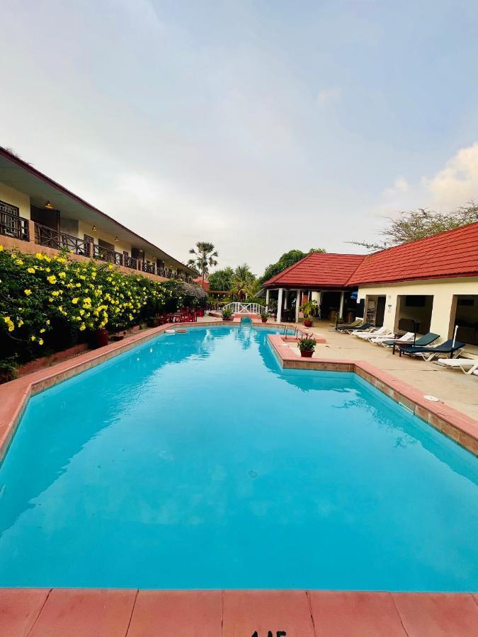 Bamboo Garden Hotel Serrekunda Extérieur photo