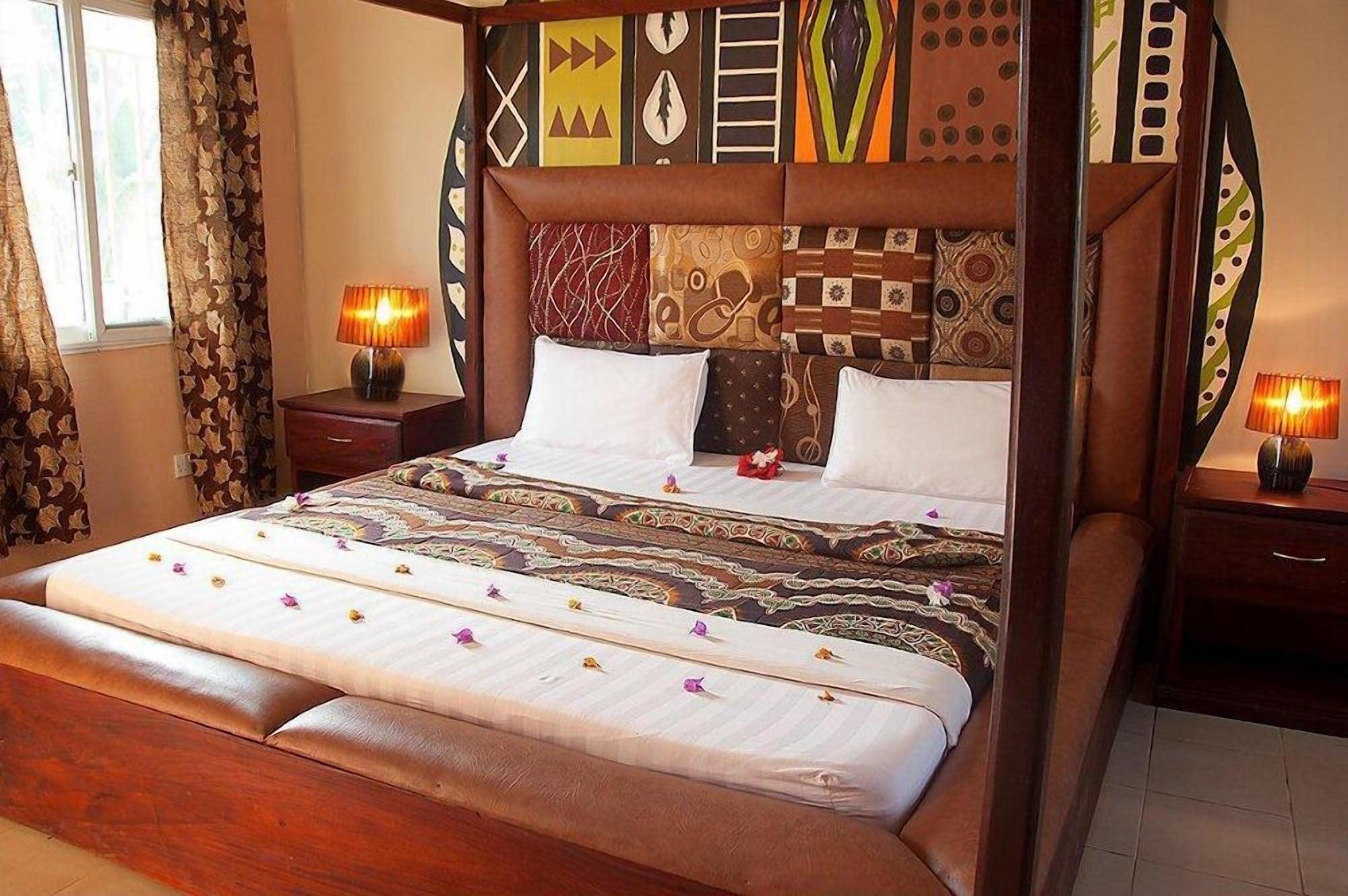 Bamboo Garden Hotel Serrekunda Extérieur photo
