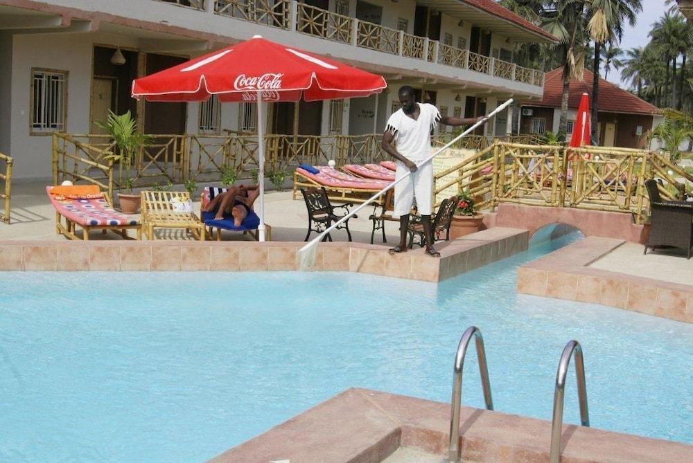 Bamboo Garden Hotel Serrekunda Extérieur photo