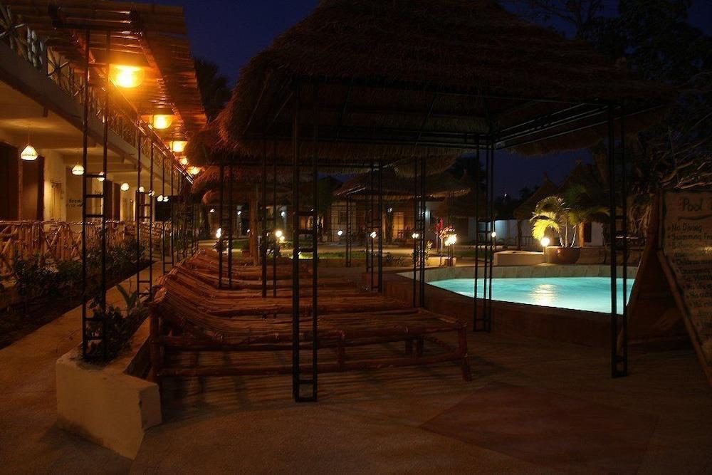 Bamboo Garden Hotel Serrekunda Extérieur photo