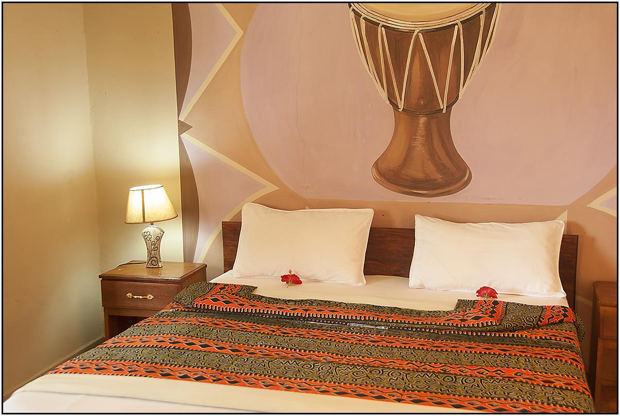 Bamboo Garden Hotel Serrekunda Extérieur photo